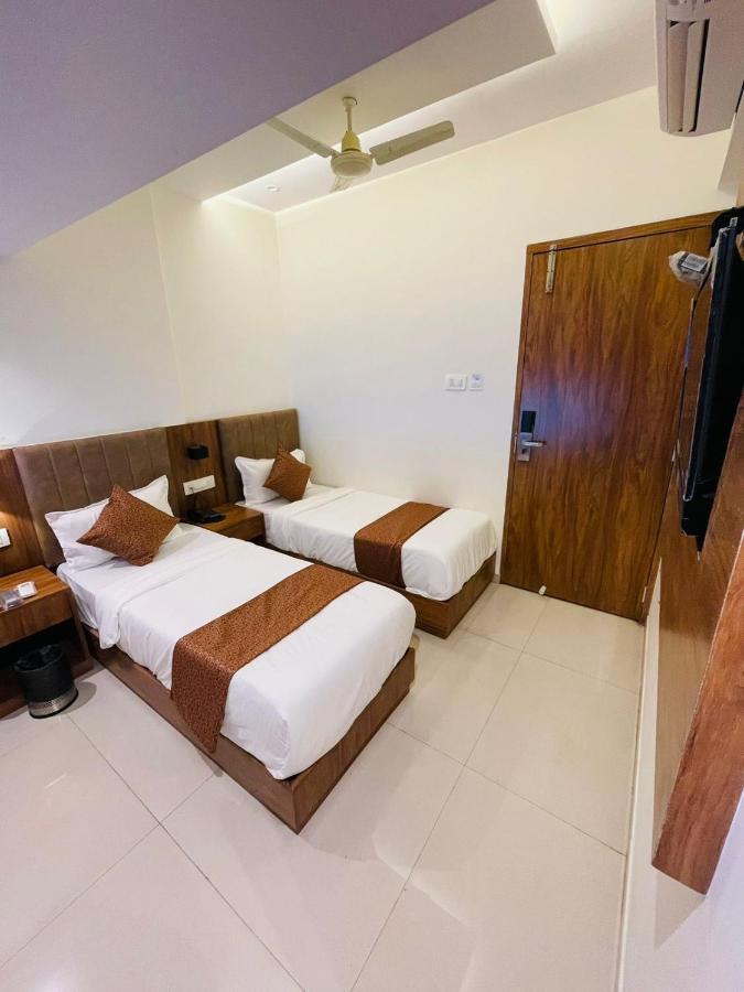 Hotel Black Burn Mumbai Eksteriør bilde