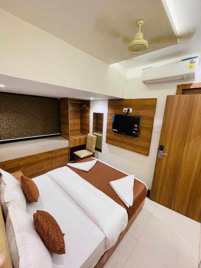 Hotel Black Burn Mumbai Eksteriør bilde