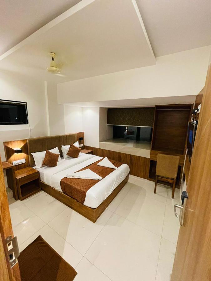 Hotel Black Burn Mumbai Eksteriør bilde