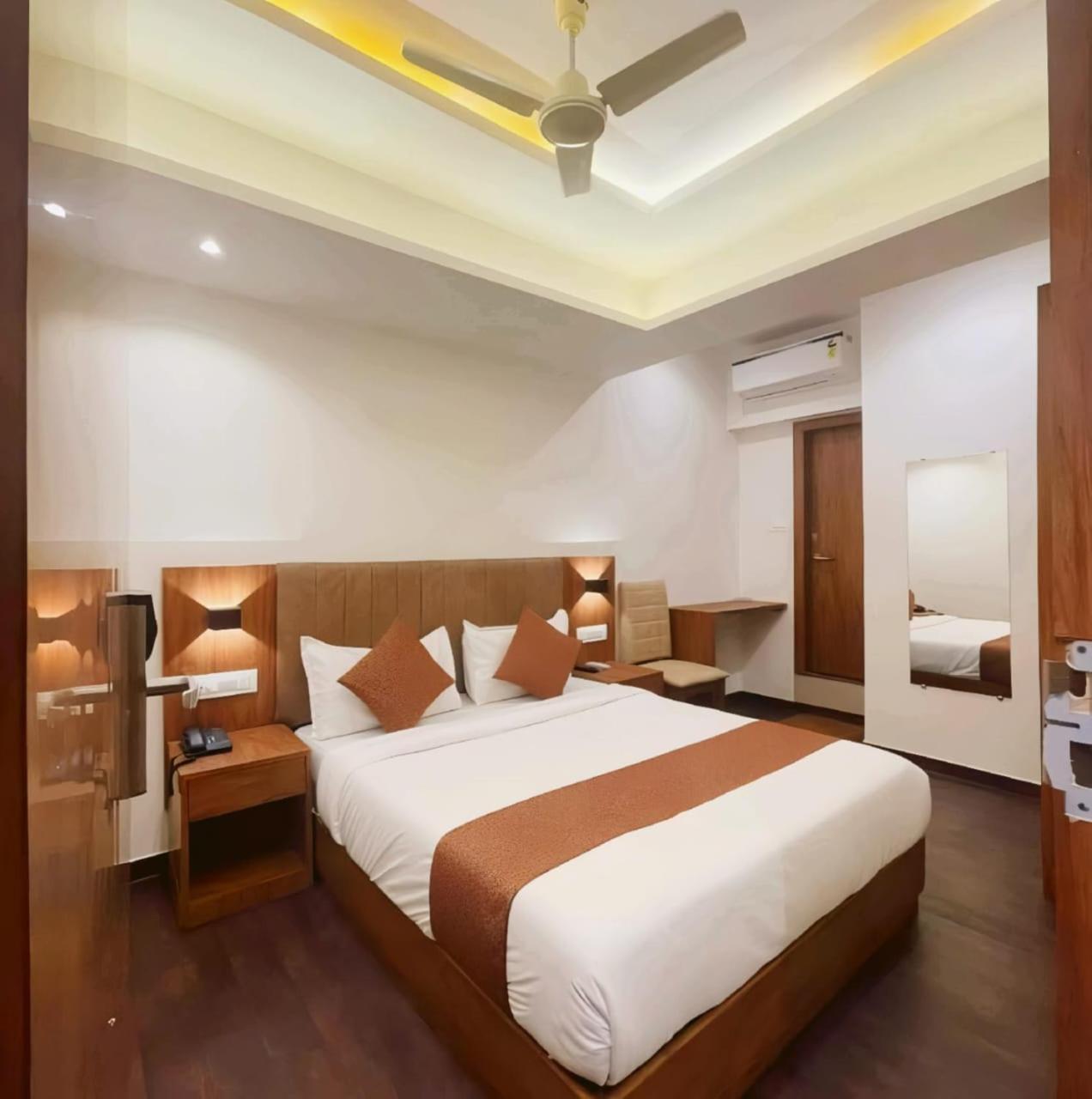 Hotel Black Burn Mumbai Eksteriør bilde